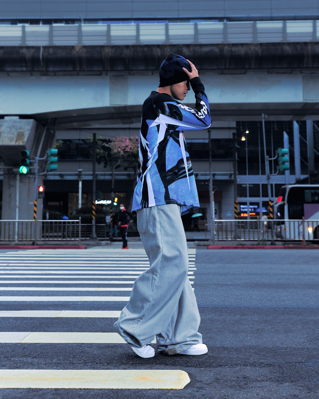 CARRYON 26 Pre-Spring Running Man Graphic Jersey 球衣 紅色