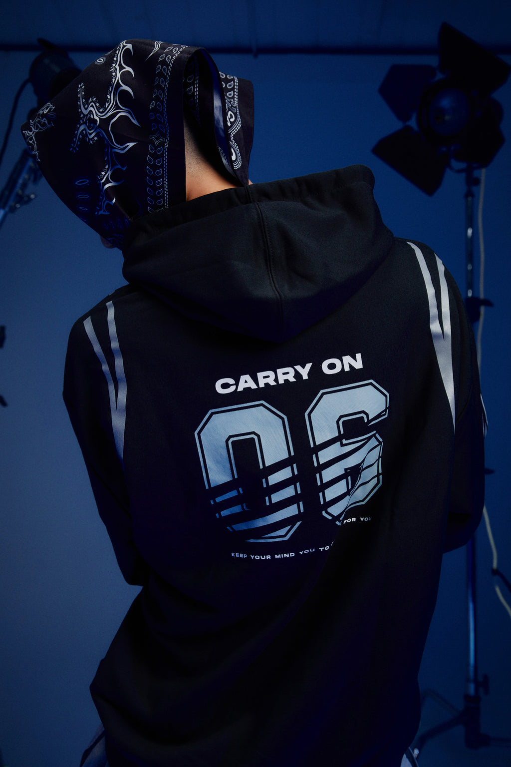 CARRYON 24FW Thunder Flow Hoodie 330g 毛圈巾 閃電 反光條 帽T 黑色