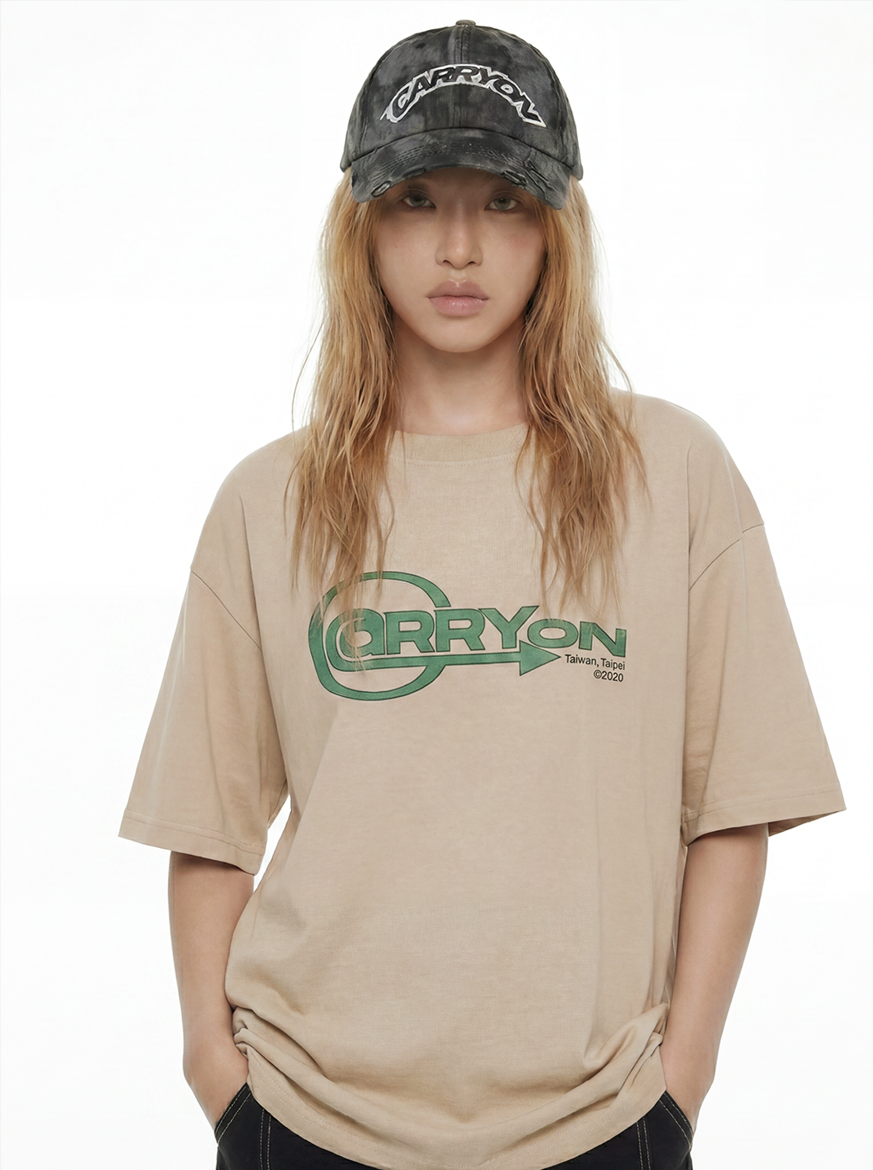 CARRYON 26SS Pre-Release Arrow Logo Tee 經典箭頭短T 卡其