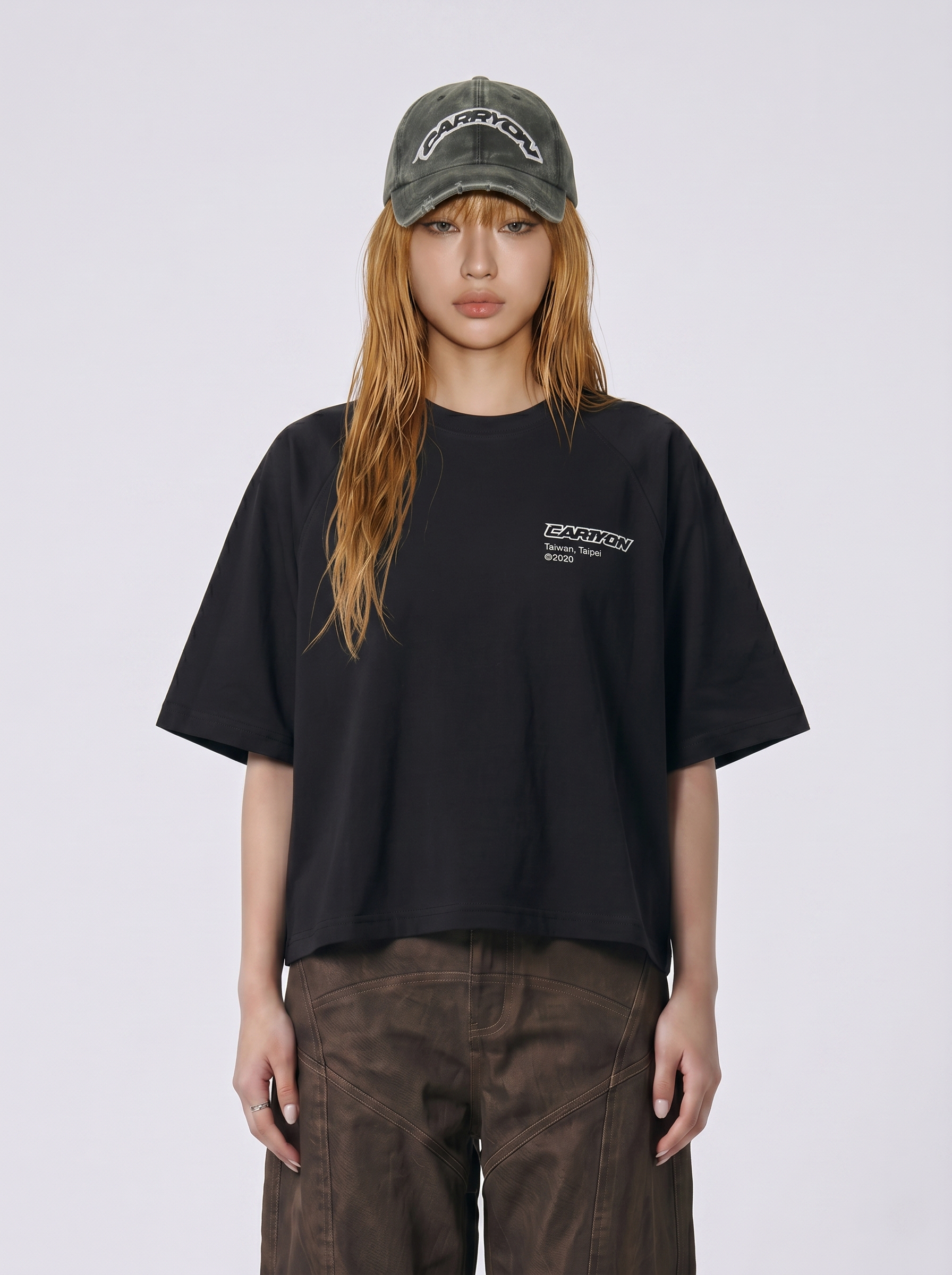 CARRYON 26SS Essential Logo Tee 刺繡短袖 黑色 Boxy 版型