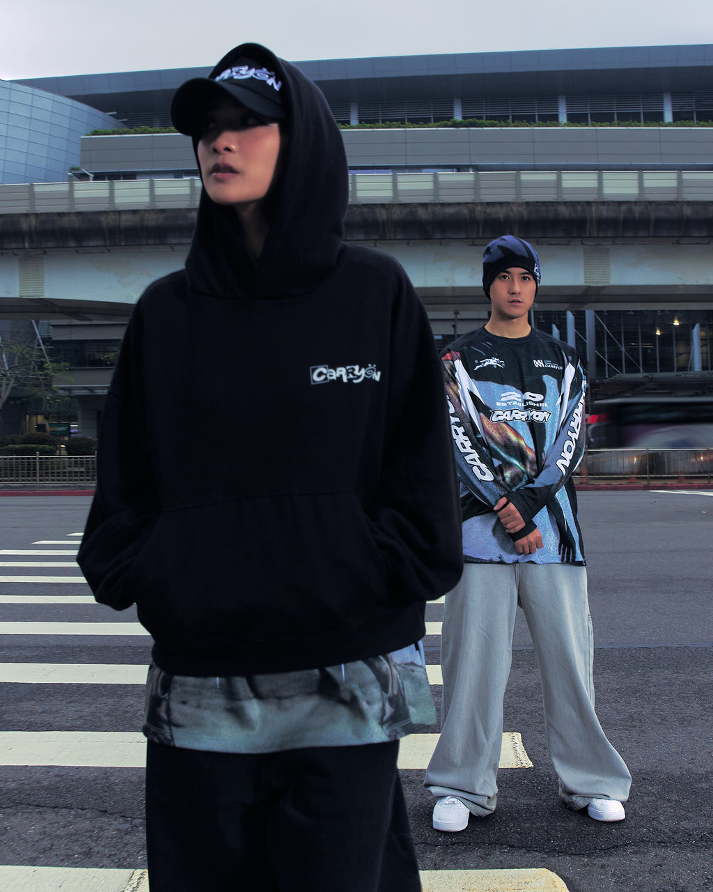 CARRYON 26 Pre-Spring LIFE IS A BITCH Hoodie 內刷毛帽T  黑色