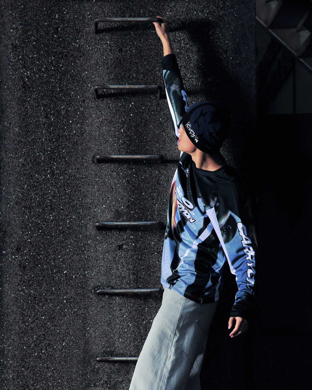CARRYON 26 Pre-Spring Running Man Graphic Jersey 球衣 紅色