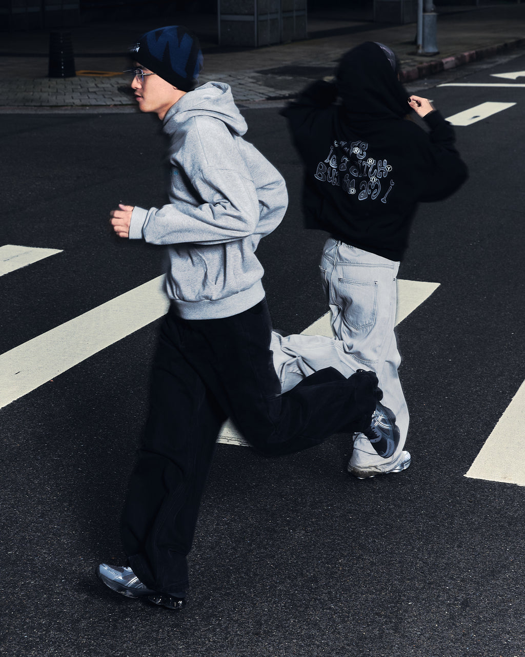CARRYON 26 Pre-Spring LIFE IS A BITCH Hoodie 內刷毛帽T  灰色