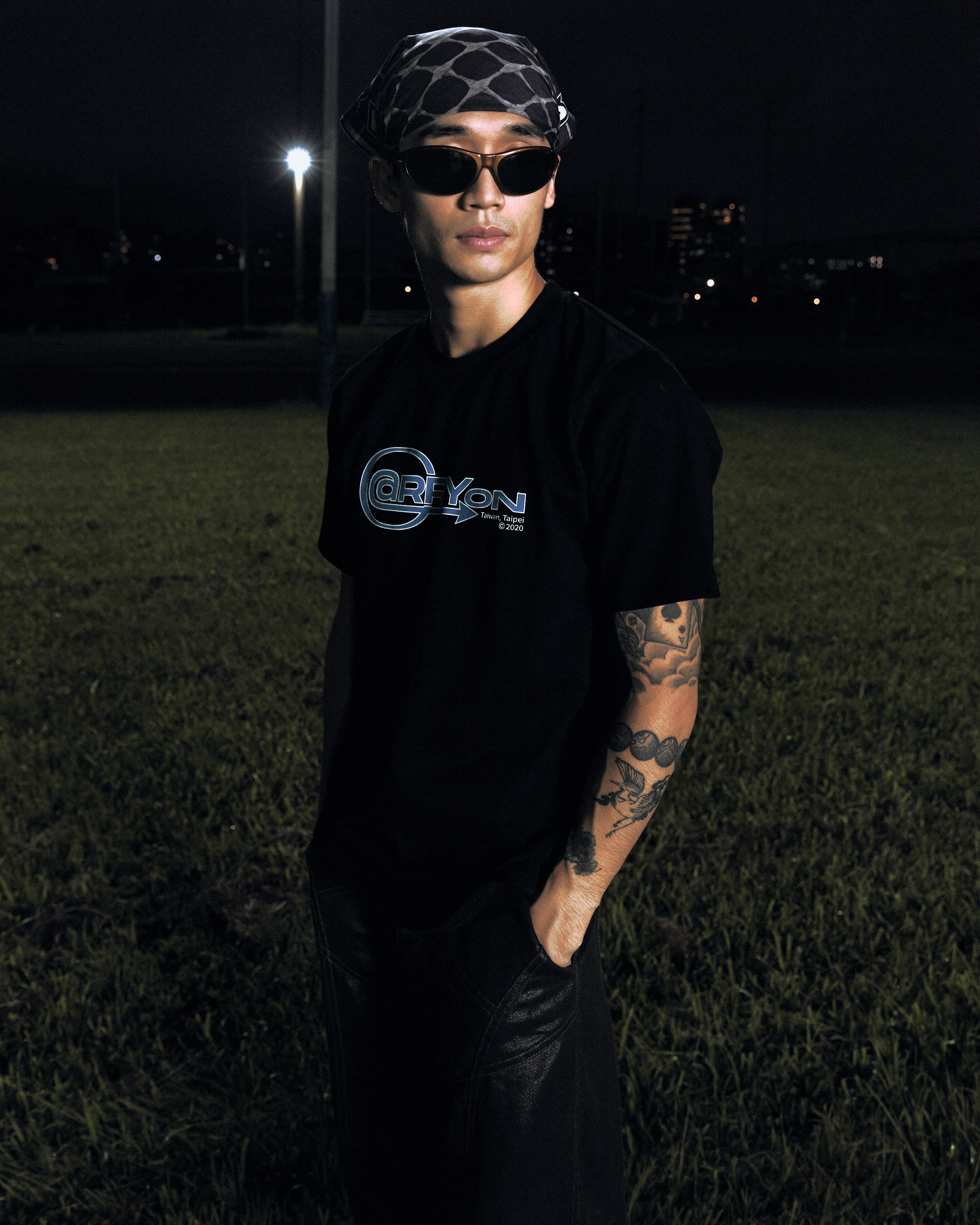 CARRYON 26SS Arrow Logo Tee 經典箭頭短T 黑色 修身版型