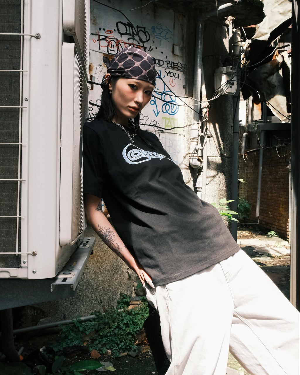 CARRYON 26SS Arrow Logo Tee 經典箭頭短T 黑色 修身版型