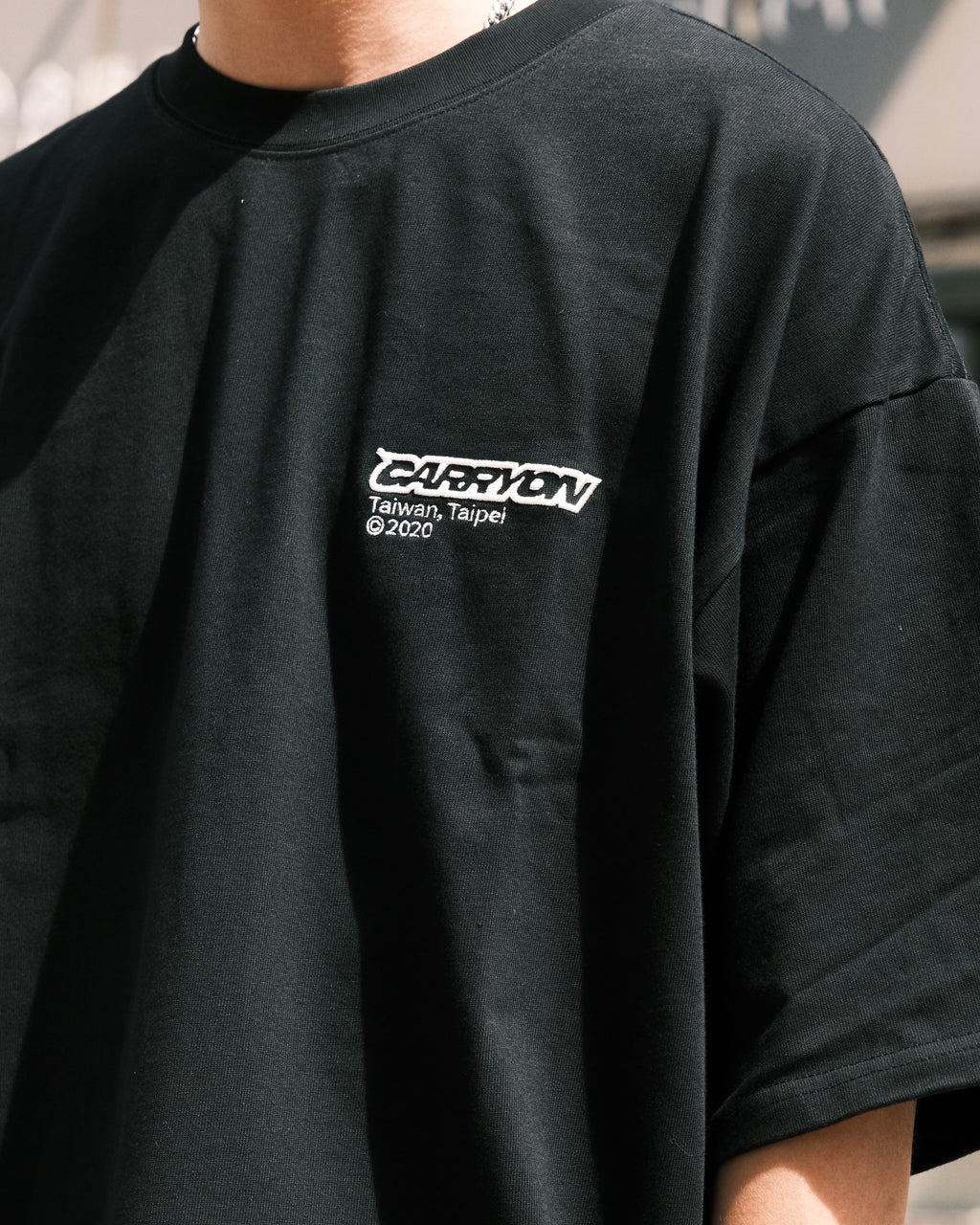 CARRYON 26SS Essential Logo Tee 刺繡短袖 黑色 Boxy 版型