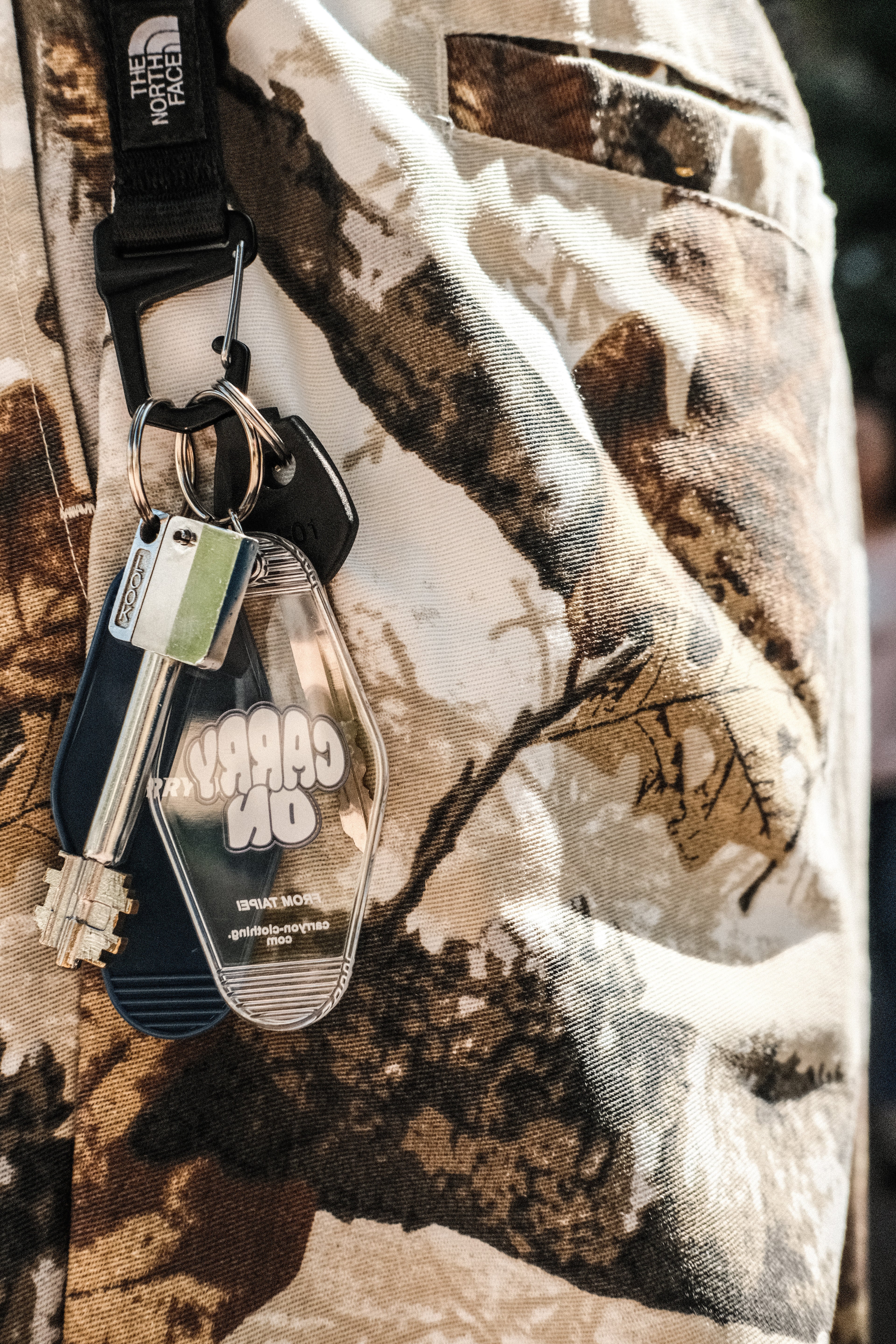 CARRYON 25SS Logo keychain 菱形鑰匙圈 透明